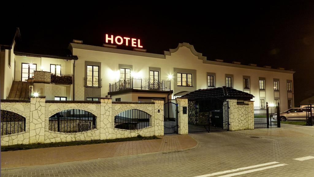 Hotel Notabene Swidnik  Bagian luar foto