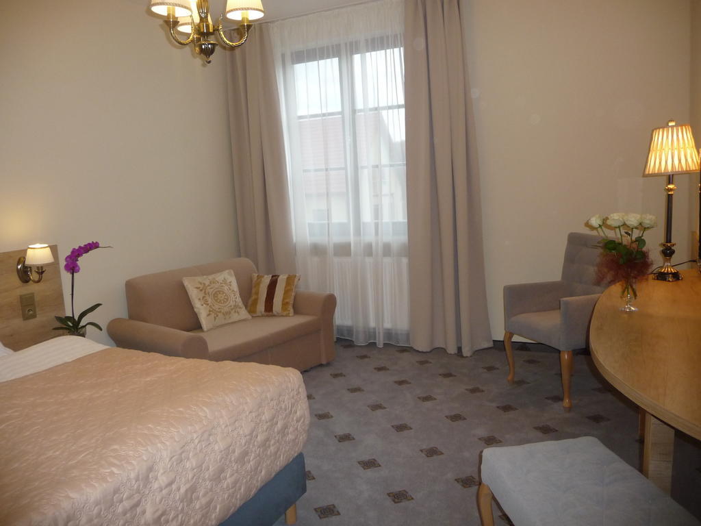 Hotel Notabene Swidnik  Bagian luar foto